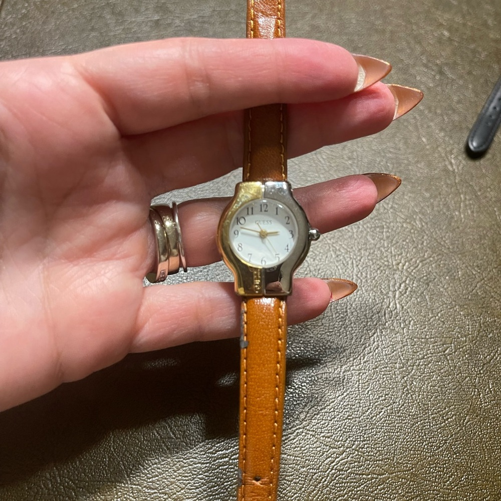 Vintage Guess watch - Picture 3 of 5